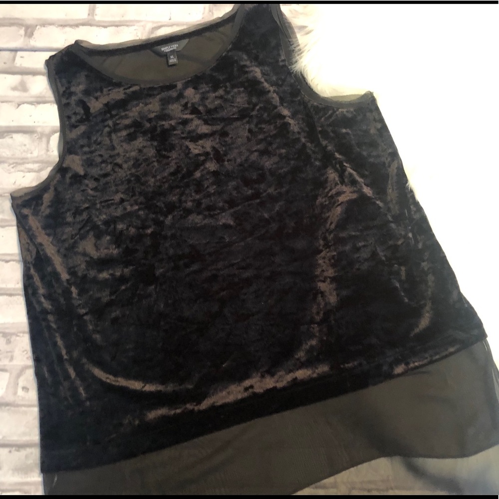 Simply Vera Wang Velvet top